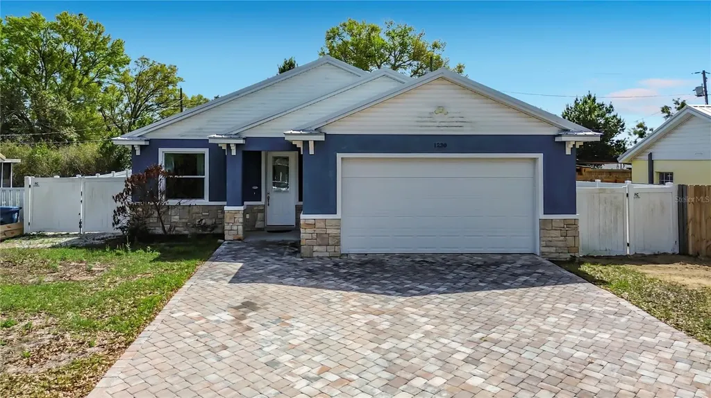 1230 Bryn Mawr Avenue Lake Wales FL 33853