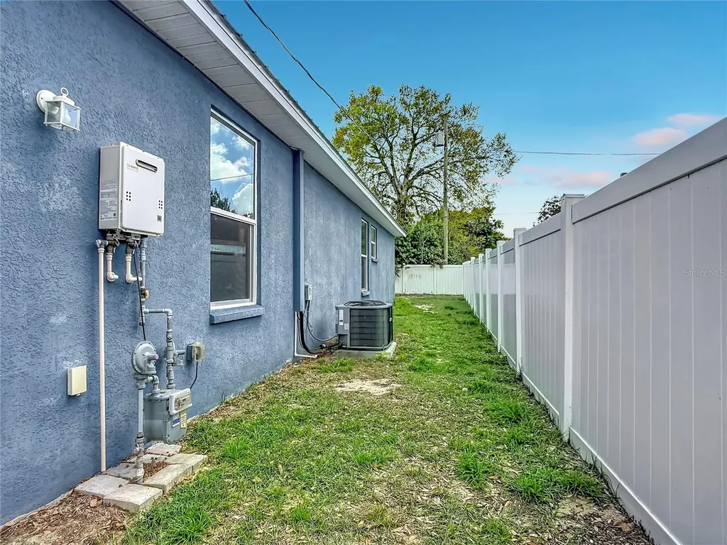 1230 Bryn Mawr Avenue Lake Wales FL 33853