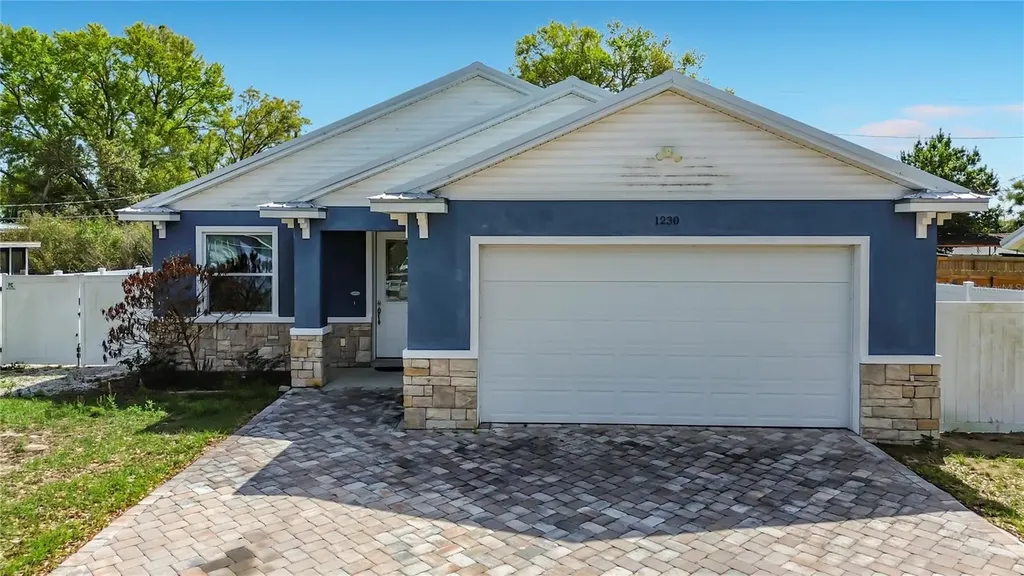 1230 Bryn Mawr Avenue Lake Wales FL 33853