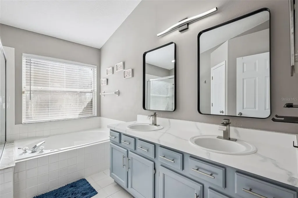 8128 Woodsworth Drive Orlando FL 32817