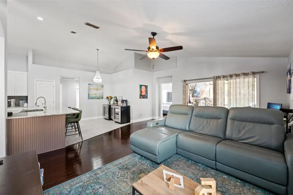 8128 Woodsworth Drive Orlando FL 32817