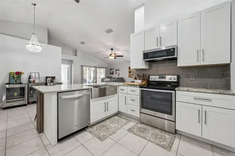 8128 Woodsworth Drive Orlando FL 32817