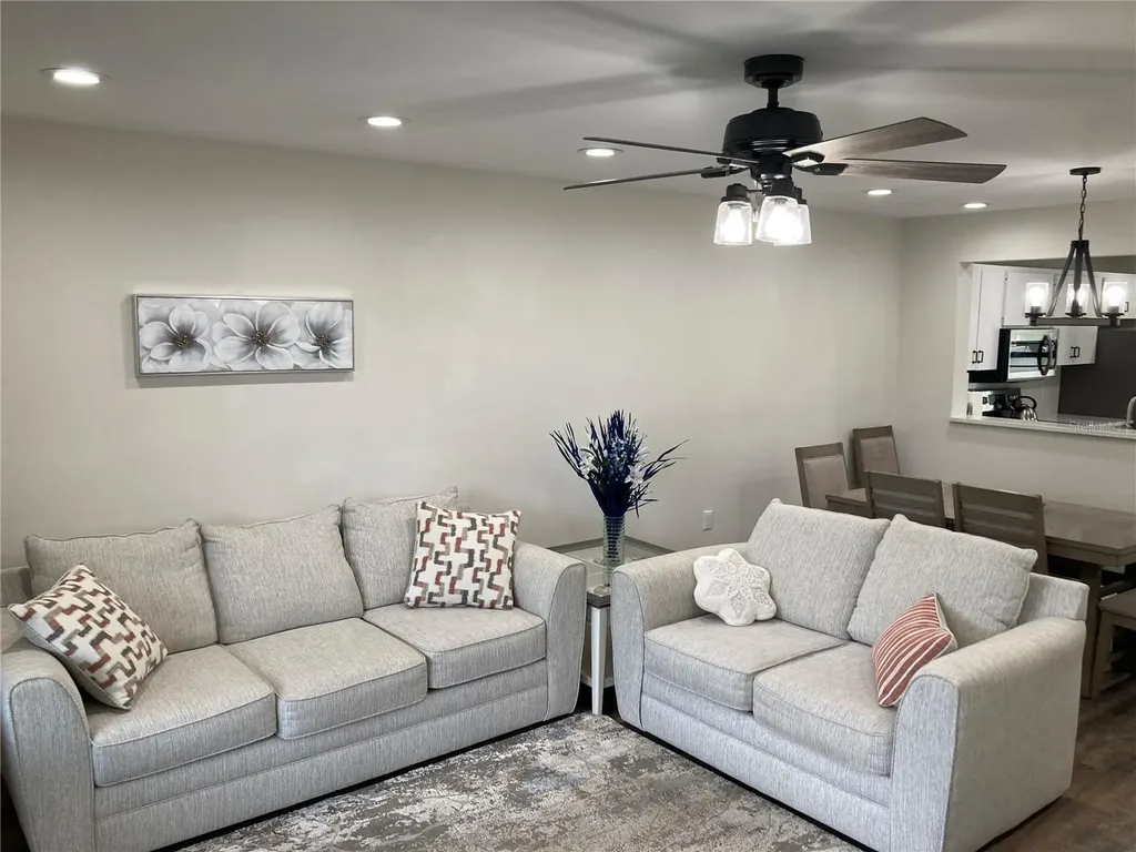 619 Spring Lakes Boulevard Bradenton FL 34210