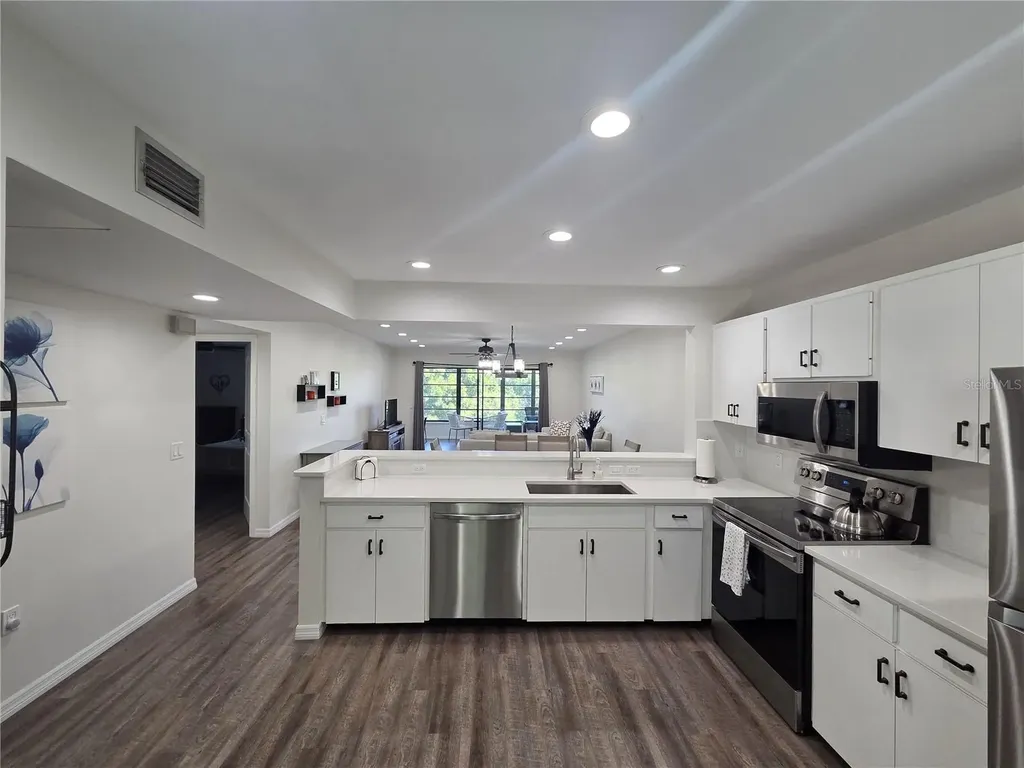 619 Spring Lakes Boulevard Bradenton FL 34210