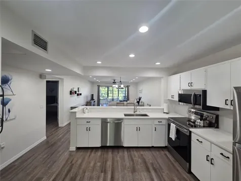 619 Spring Lakes Boulevard Bradenton FL 34210