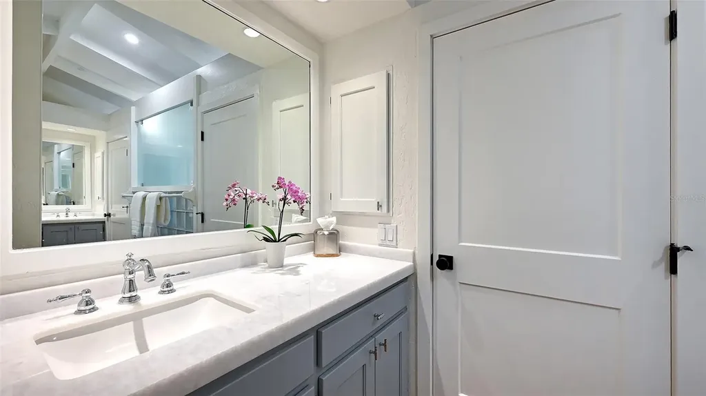 1514 S Lake Shore Drive Sarasota FL 34231