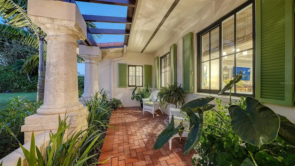 1514 S Lake Shore Drive Sarasota FL 34231