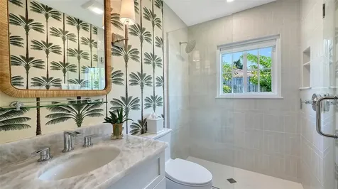 1514 S Lake Shore Drive Sarasota FL 34231