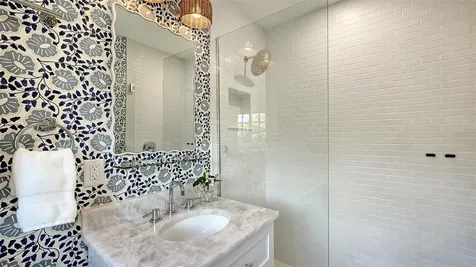 1514 S Lake Shore Drive Sarasota FL 34231
