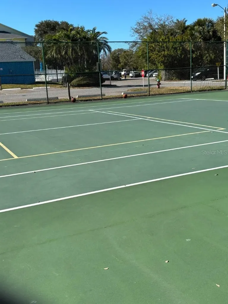 455 Alt 19 S Palm Harbor FL 34683