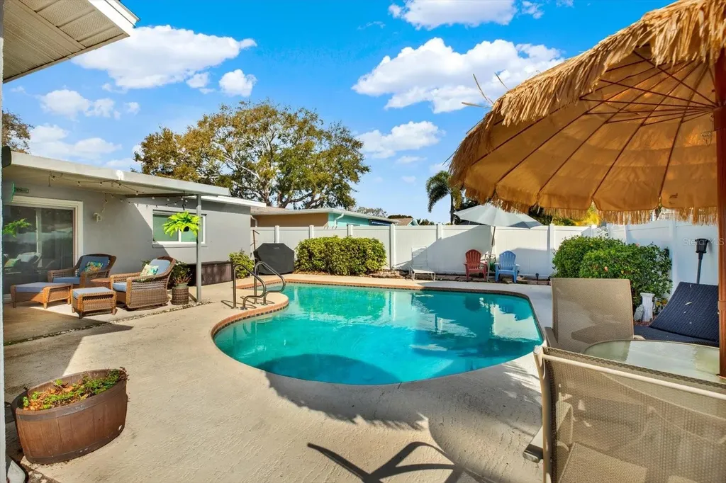 8301 Monarch Circle Seminole FL 33772