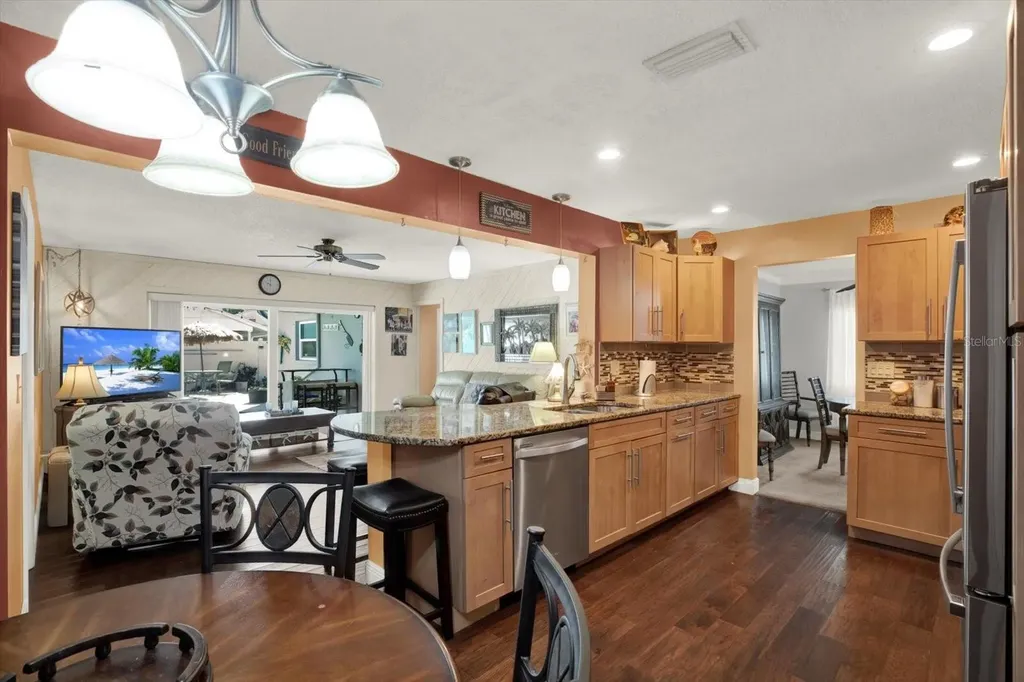 8301 Monarch Circle Seminole FL 33772