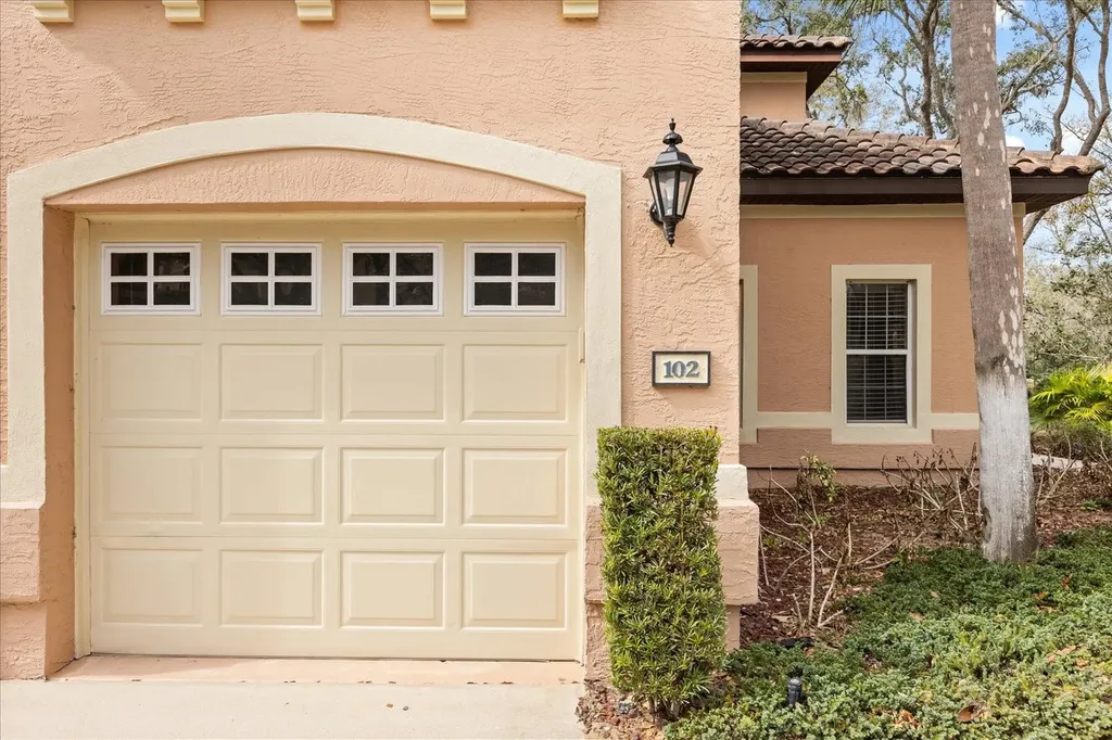 102 Camino Real Boulevard Howey In The Hills FL 34737