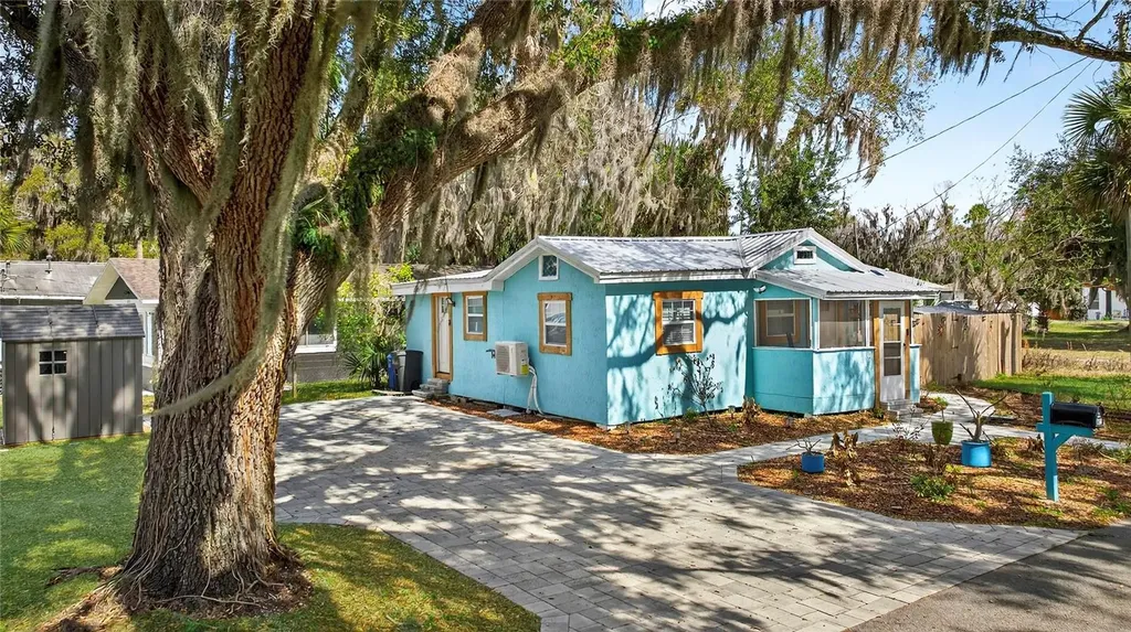 607 Jefferson Street New Smyrna Beach FL 32168