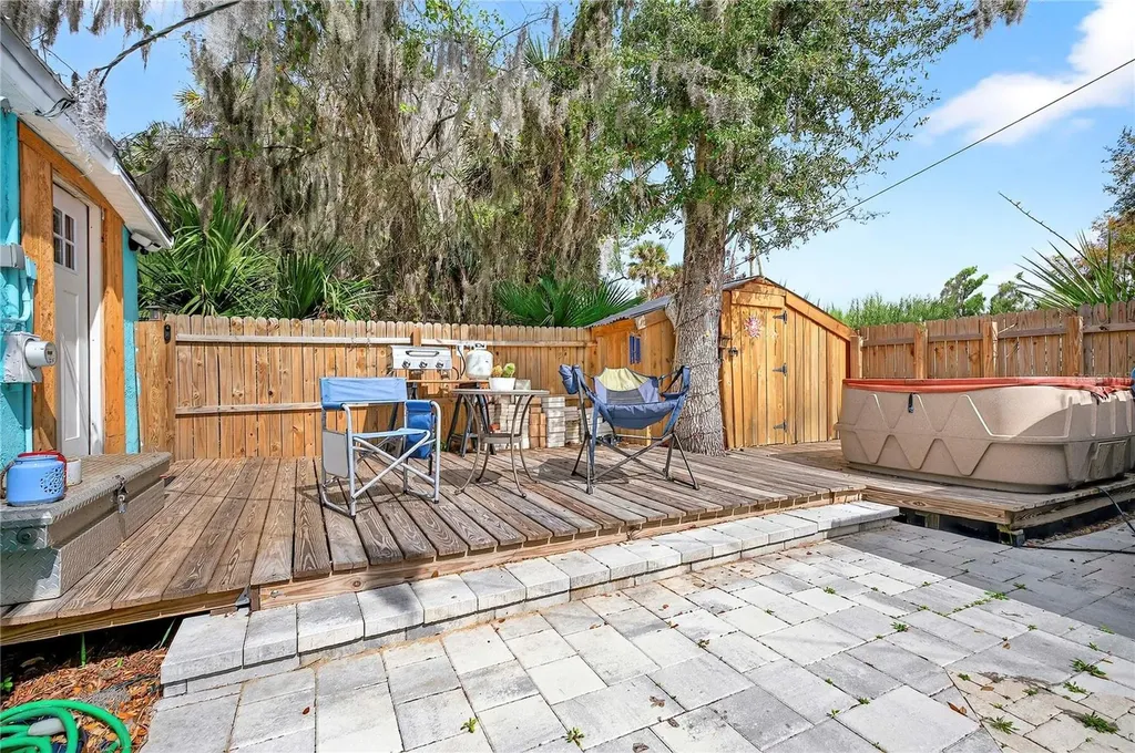 607 Jefferson Street New Smyrna Beach FL 32168