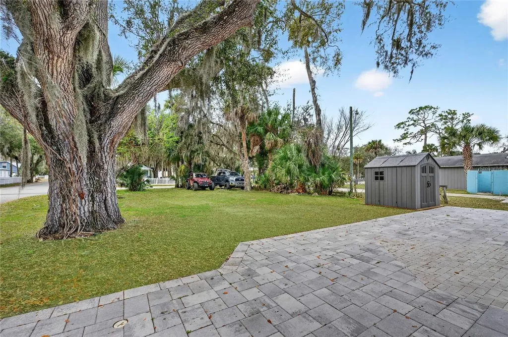 607 Jefferson Street New Smyrna Beach FL 32168