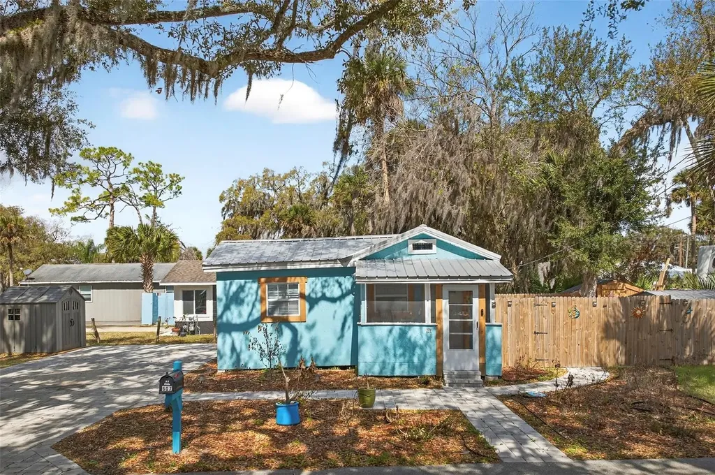 607 Jefferson Street New Smyrna Beach FL 32168
