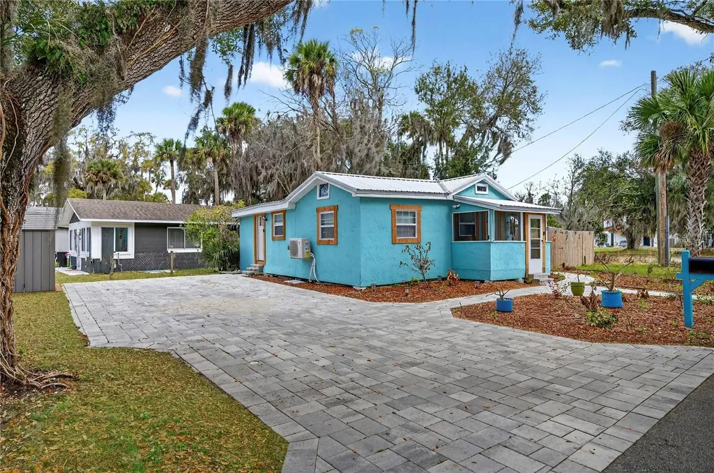 607 Jefferson Street New Smyrna Beach FL 32168