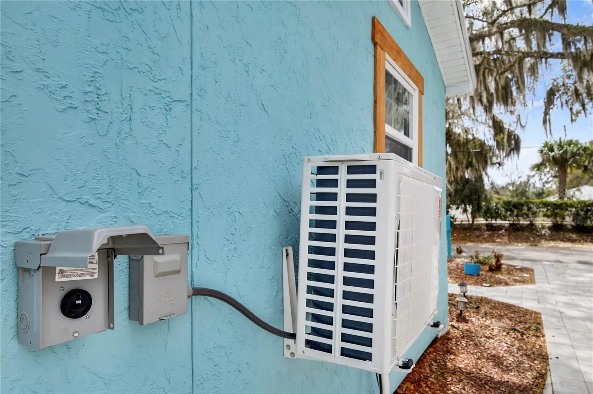 607 Jefferson Street New Smyrna Beach FL 32168