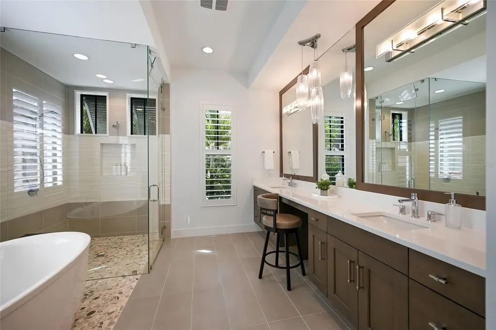 7936 Mainsail Lane Sarasota FL 34240
