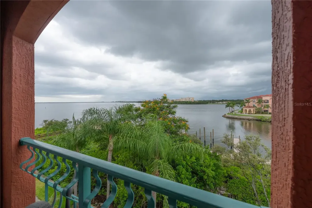 2757 Via Cipriani Clearwater FL 33764