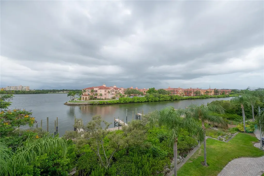 2757 Via Cipriani Clearwater FL 33764