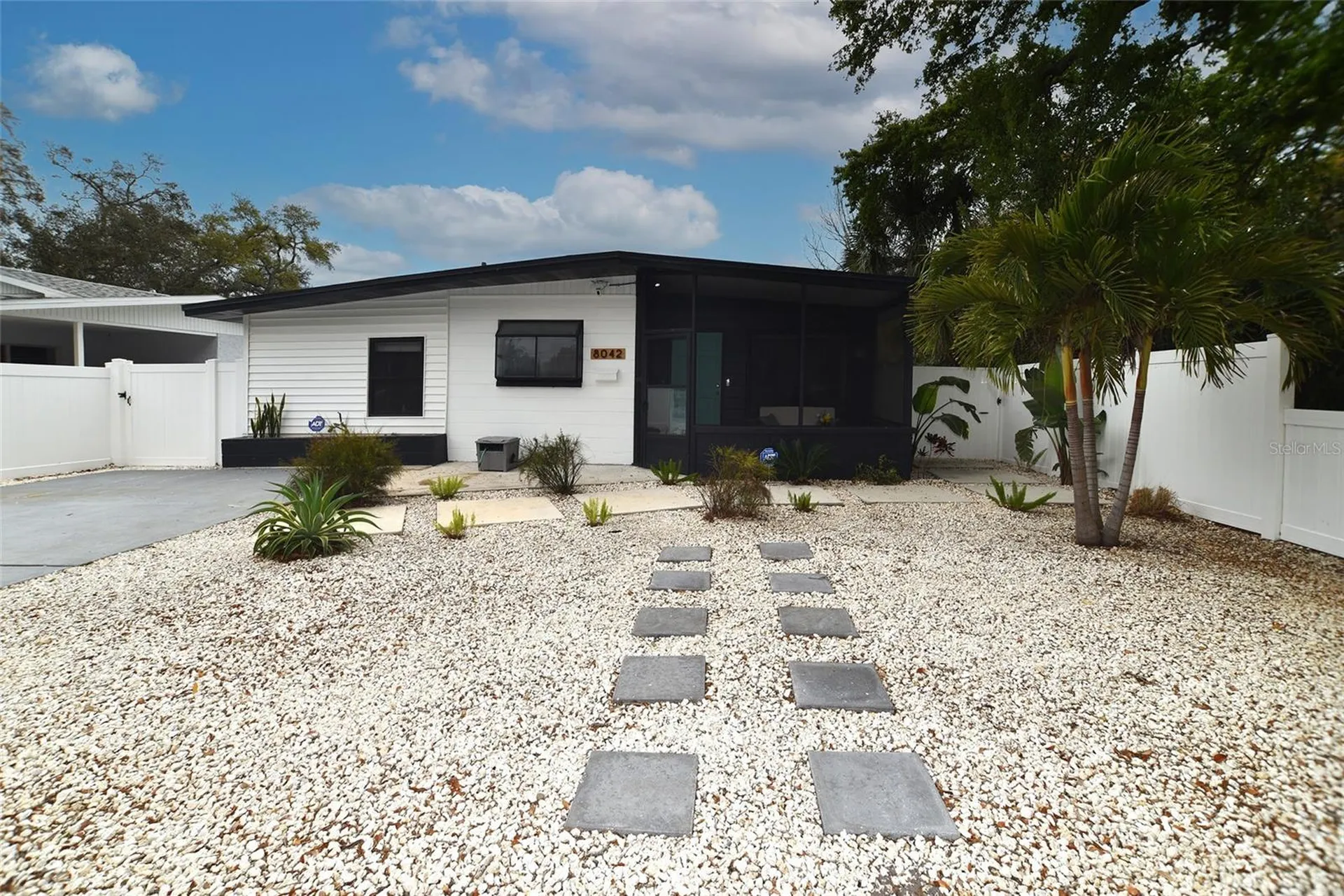 8042 36th Avenue N St Petersburg FL 33710