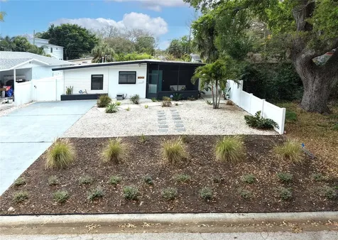 8042 36th Avenue N St Petersburg FL 33710