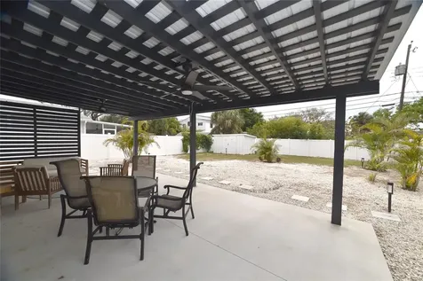 8042 36th Avenue N St Petersburg FL 33710