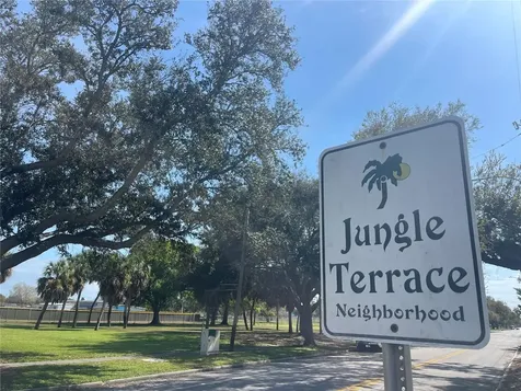 8042 36th Avenue N St Petersburg FL 33710