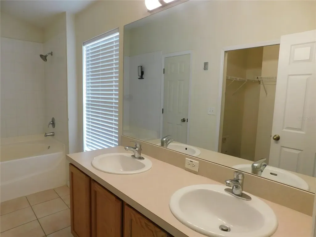 5196 6th Way N St Petersburg FL 33703
