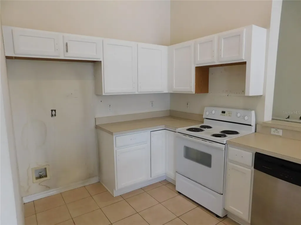 5196 6th Way N St Petersburg FL 33703