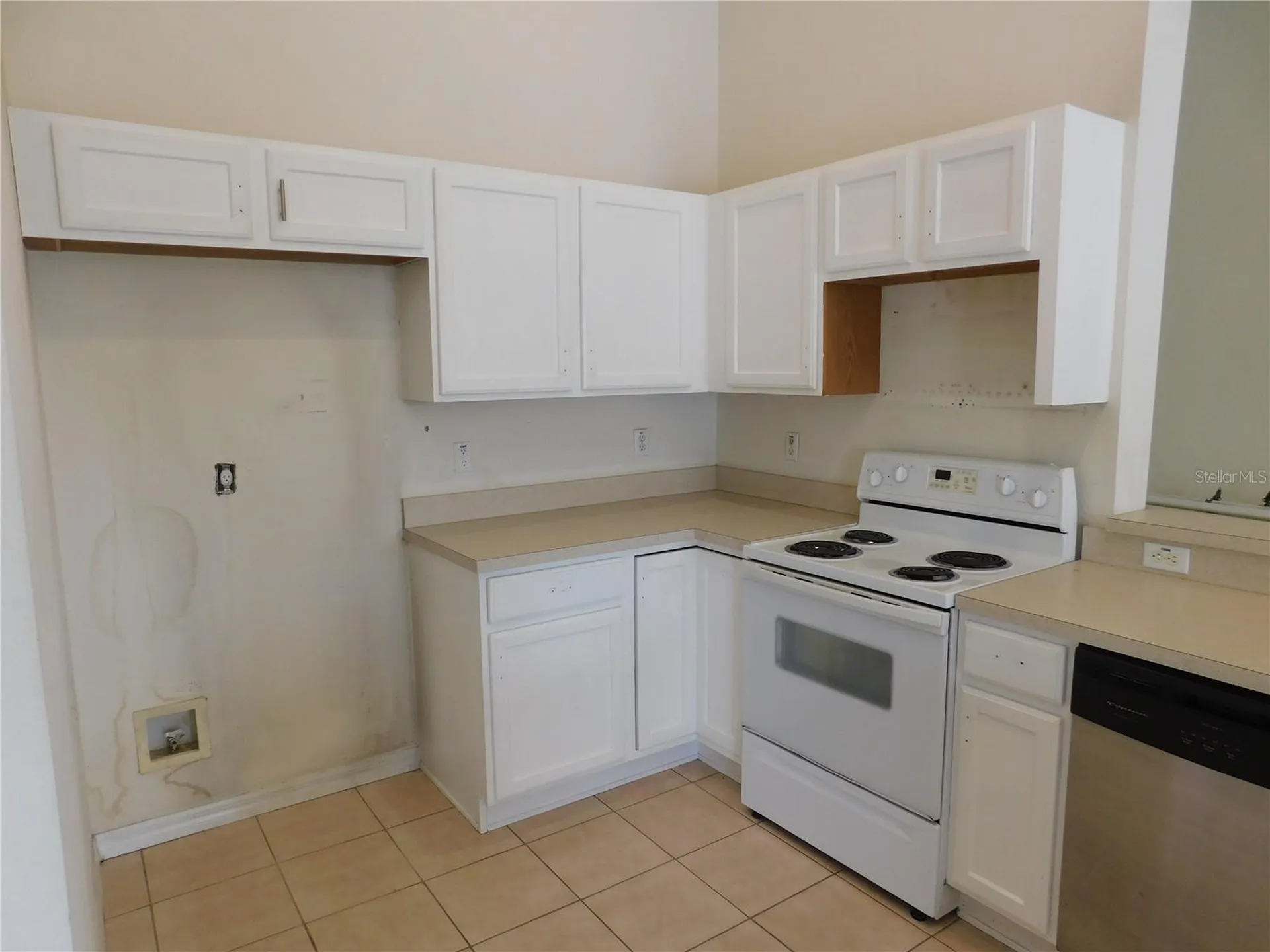 5196 6th Way N St Petersburg FL 33703