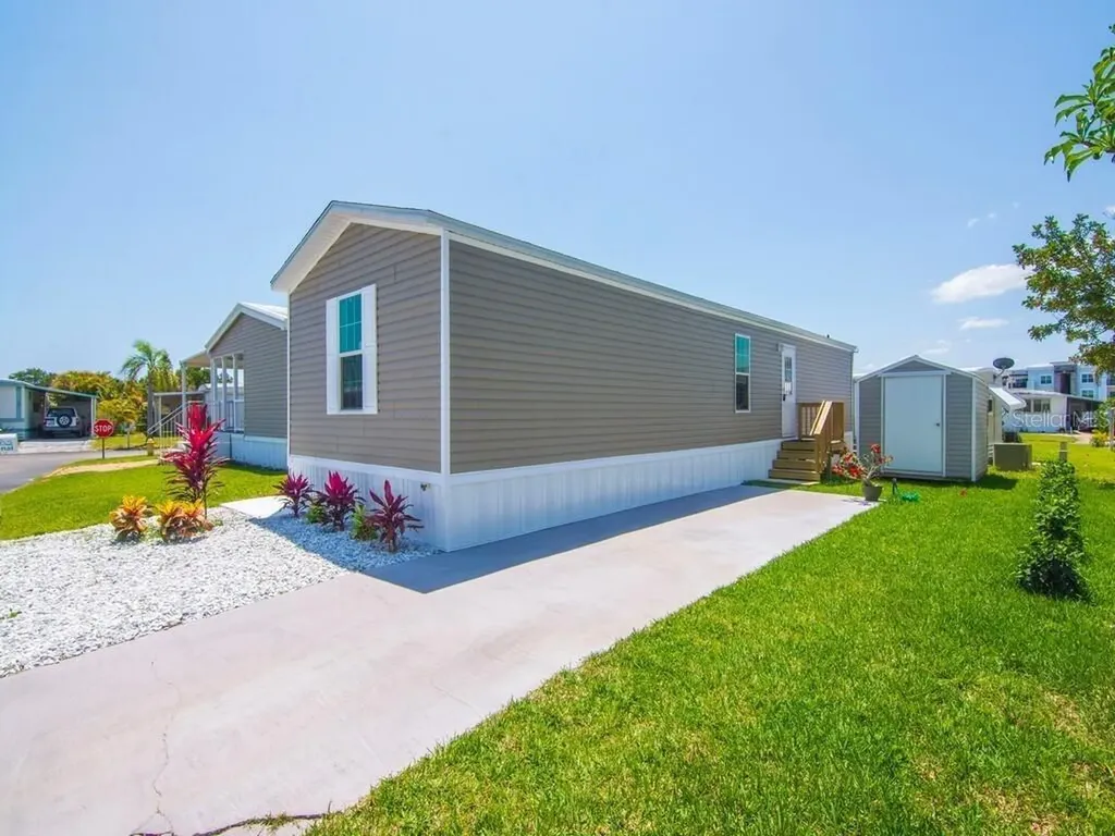 315 NE Cardinal NE Jensen Beach FL 34957