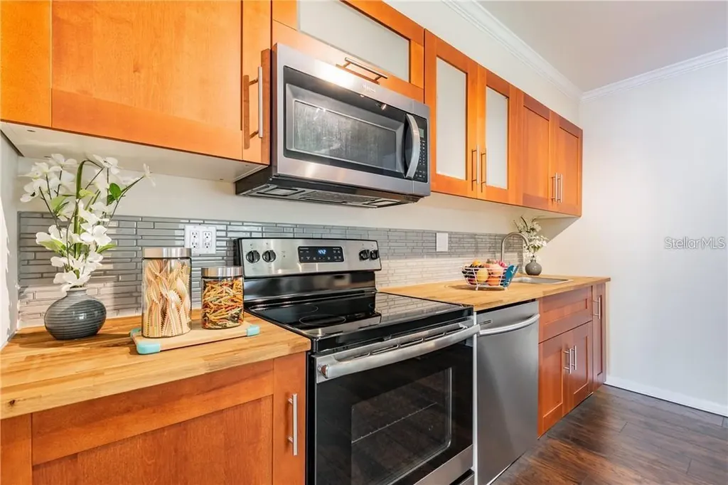 5418 11th Avenue S Gulfport FL 33707
