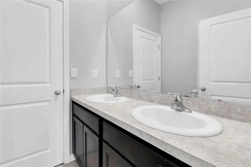 528 Ocean Spray Drive Ruskin FL 33570