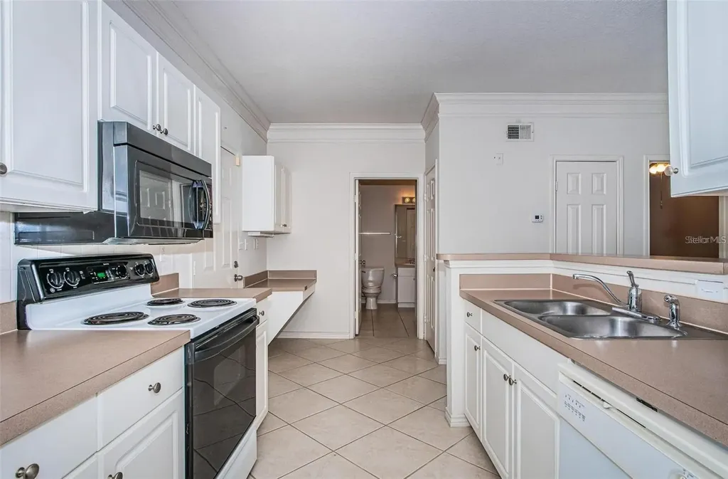 4305 Bayside Village Drive Tampa FL 33615