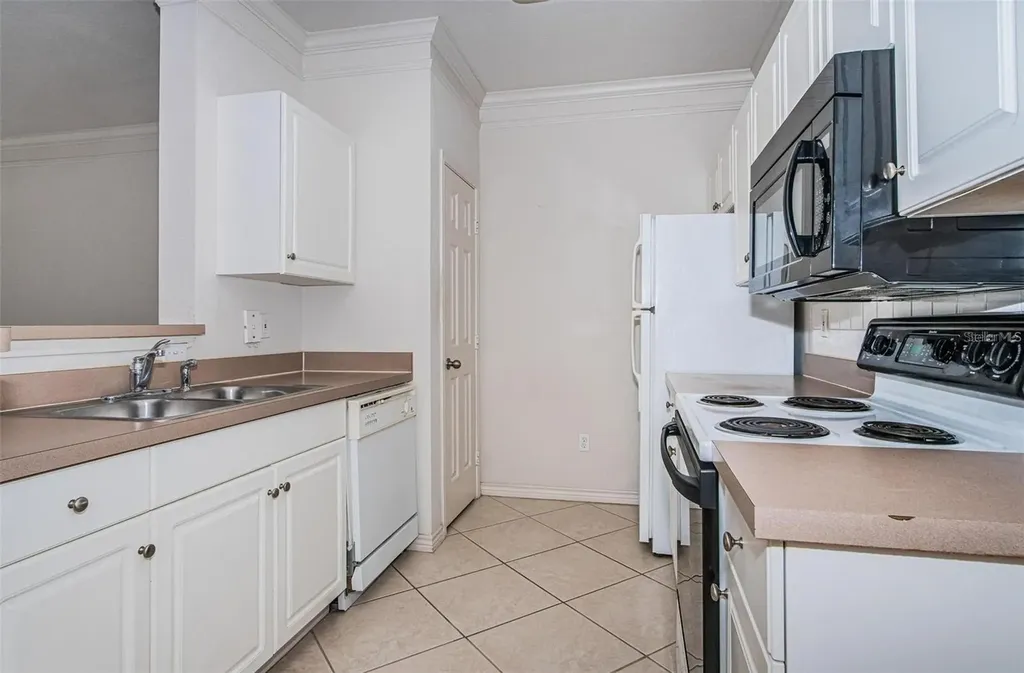 4305 Bayside Village Drive Tampa FL 33615