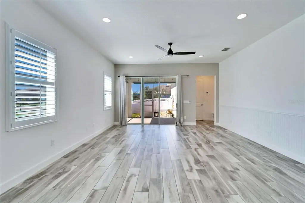 729 Winterside Drive Apollo Beach FL 33572