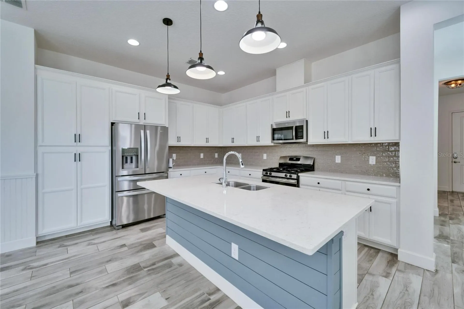 729 Winterside Drive Apollo Beach FL 33572