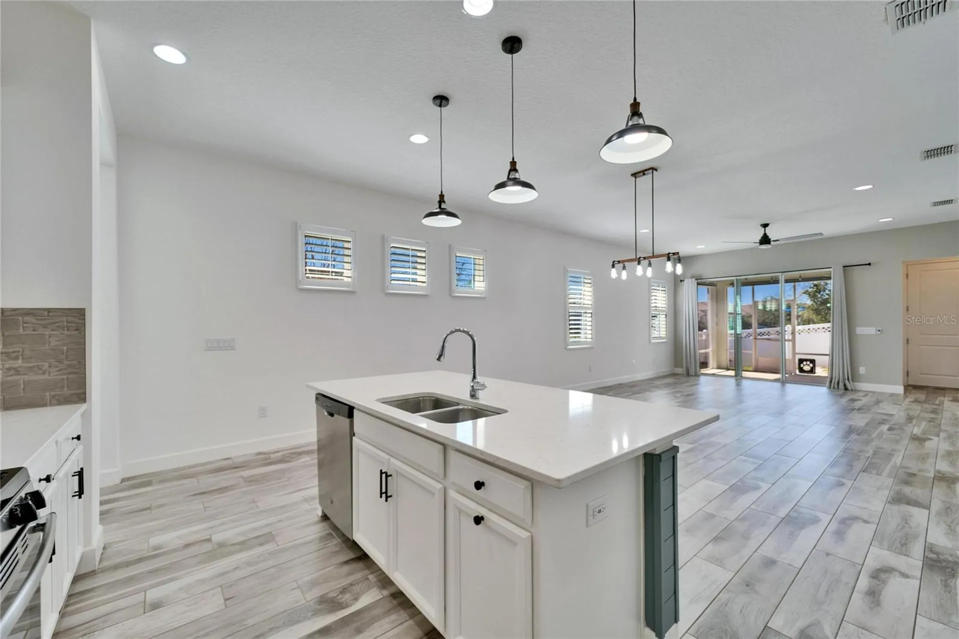 729 Winterside Drive Apollo Beach FL 33572