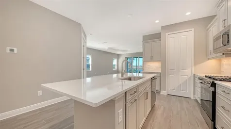 2118 Sylvester Palm Lane Bradenton FL 34212
