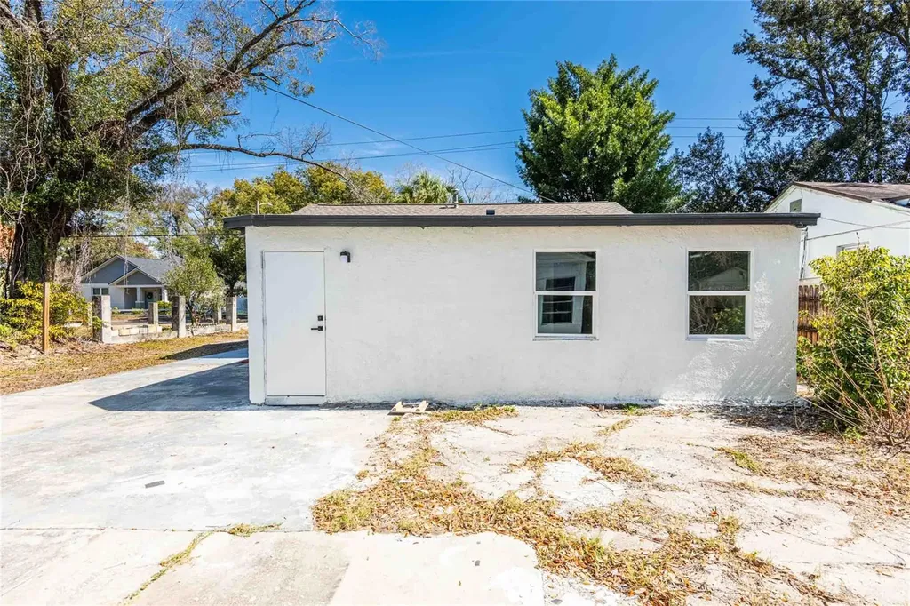 5104 N 15th Street Tampa FL 33610