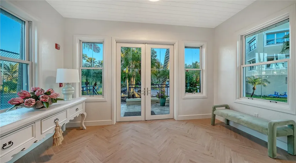 2165 Gulf Of Mexico Drive Longboat Key FL 34228