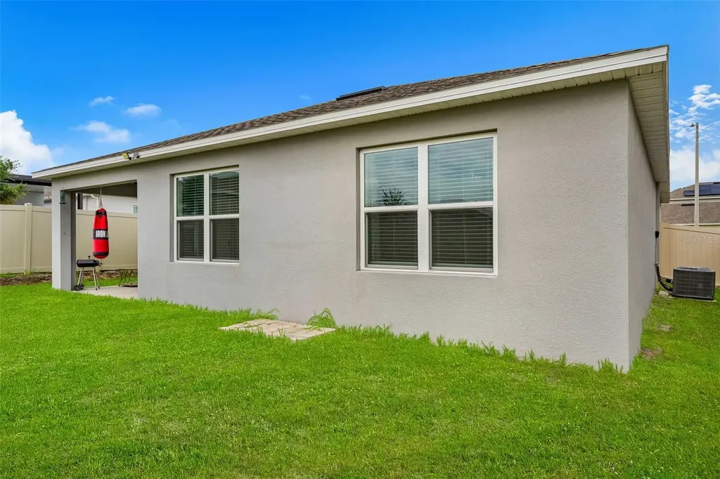 1421 Cumberland Avenue Davenport FL 33837