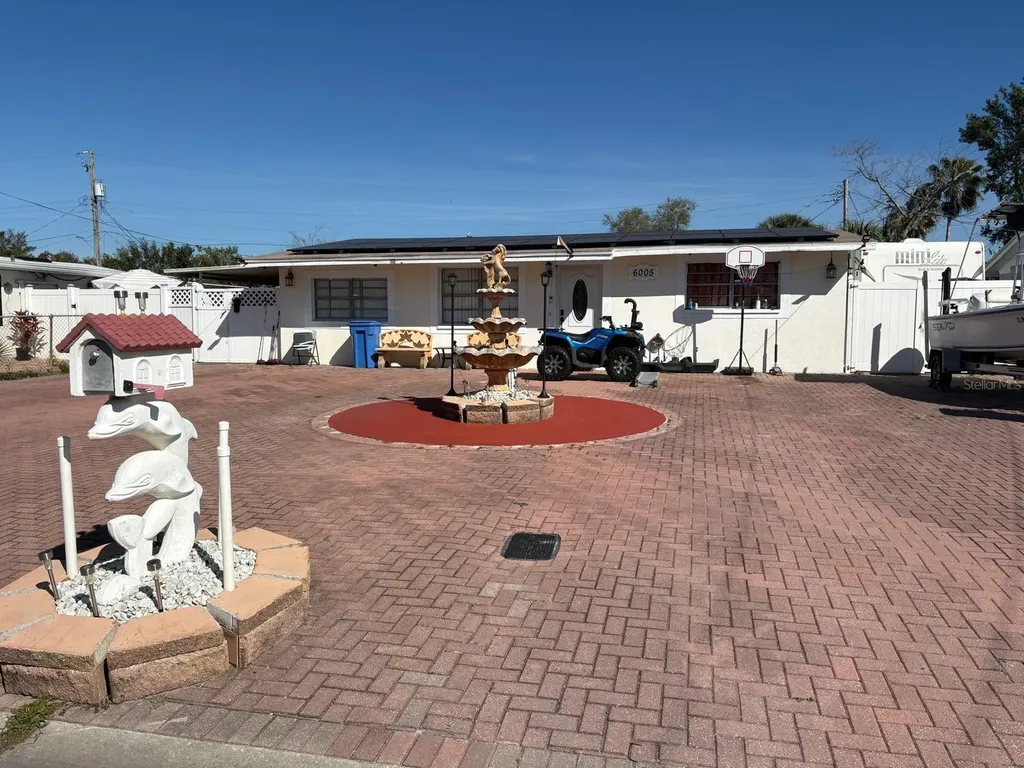 6005 W Clifton Street Tampa FL 33634