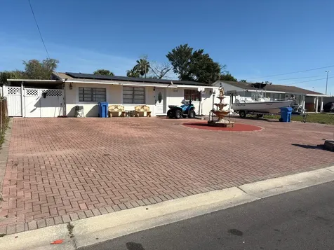 6005 W Clifton Street Tampa FL 33634