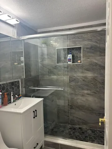 6005 W Clifton Street Tampa FL 33634