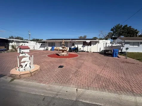 6005 W Clifton Street Tampa FL 33634