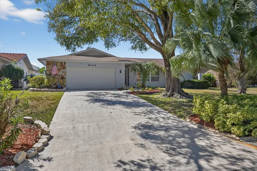8134 Bayshore Drive Seminole FL 33776